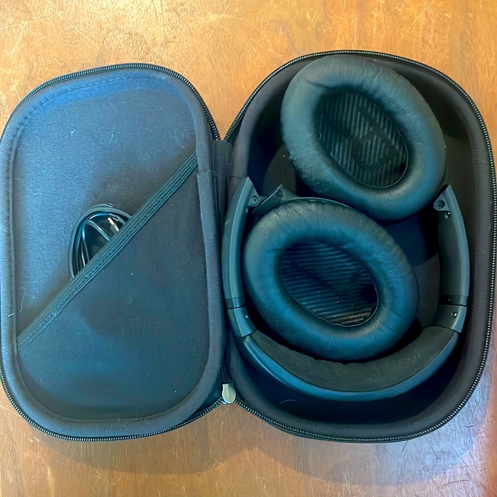 Bose QuietComfort 45 Bluetooth wireless noise canceling headphones